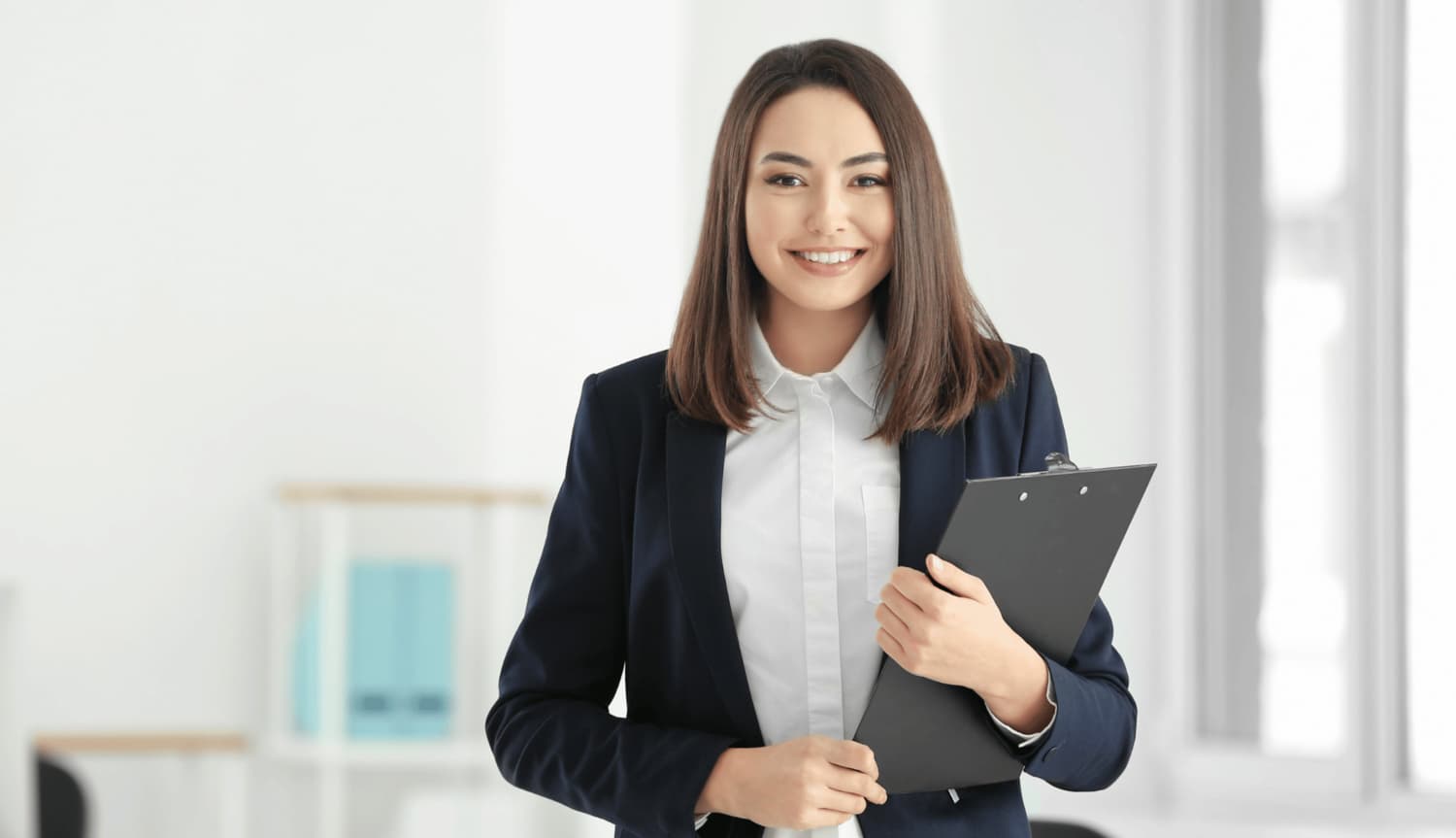 Asesor brindando soporte técnico a usuarios de canjepropiedades.cl